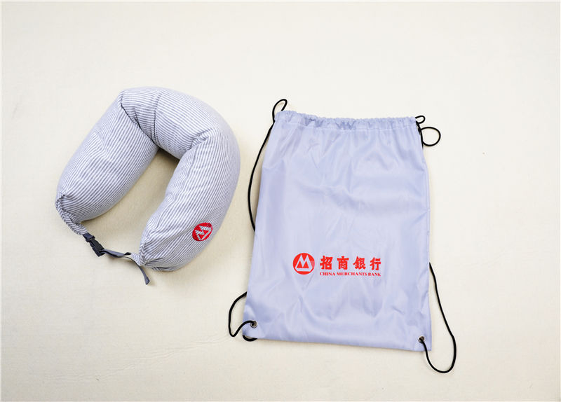 客戶回饋禮品的要點！看芳恩爲招行定制便攜旅行枕！